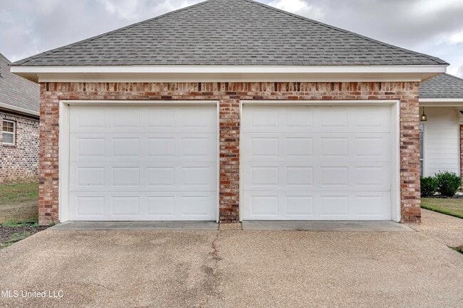 Building Photo - 120 Lennox Pl