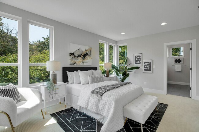 Building Photo - Urban Modern 5 Bedrooms, 3 1/2 Bathrooms, Three-Story Home in the heart of NE Portland!