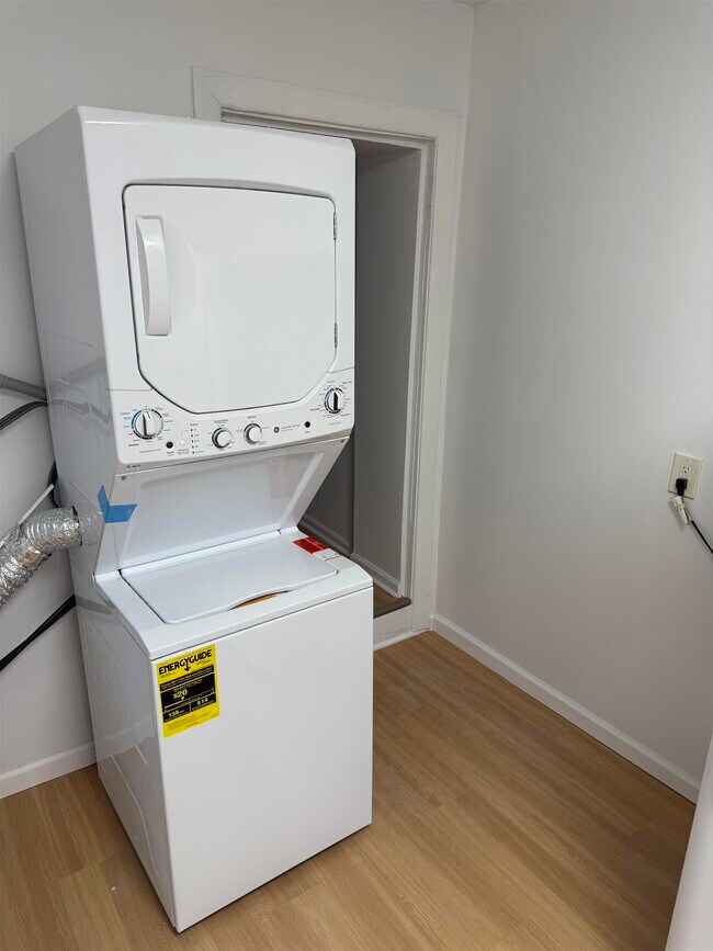 Building Photo - 298 Princeton Ave