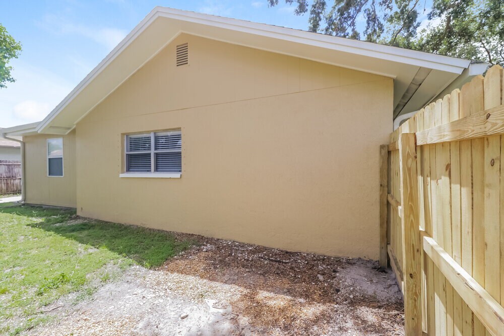 Building Photo - 7521 Como Dr