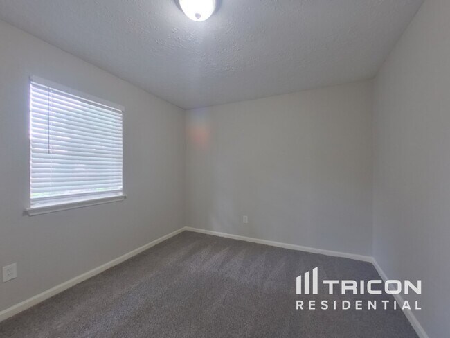 Building Photo - 4311 Chestergate Dr