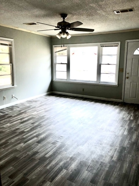 Building Photo - 5343 N Raymond Ave