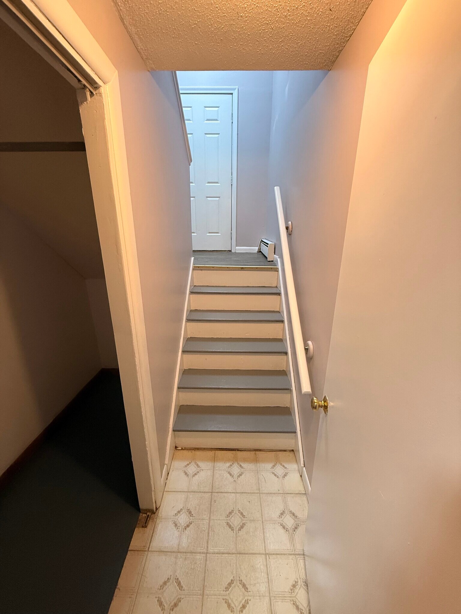 Building Photo - 606 Rye St