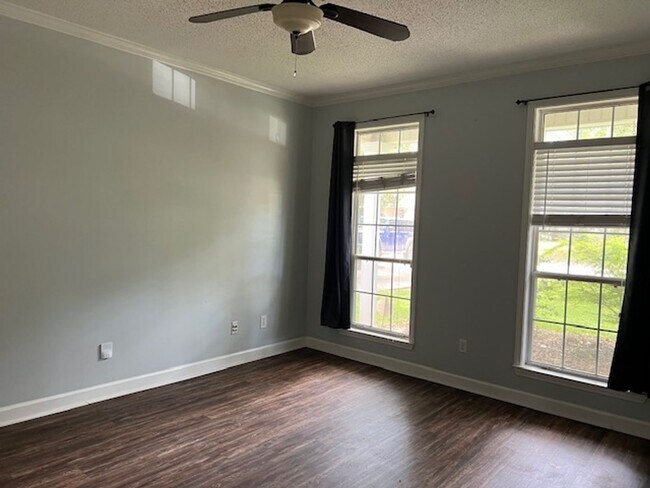 Building Photo - 4/2.5 located in Pinehurst subdivision