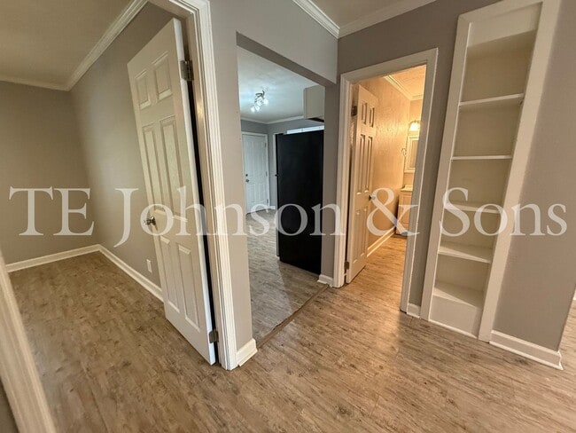 Building Photo - Sterling Pointe Apartments – Updated 2 Bedroom Living in West End Winston-Salem