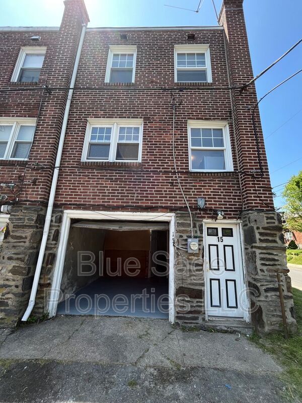 Building Photo - 15 King Ave