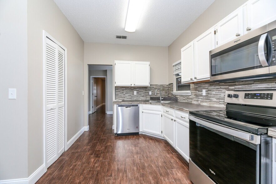 Building Photo - 12356 Sondra Cove Ct