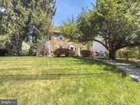 Building Photo - 8403 Bradmoor Dr