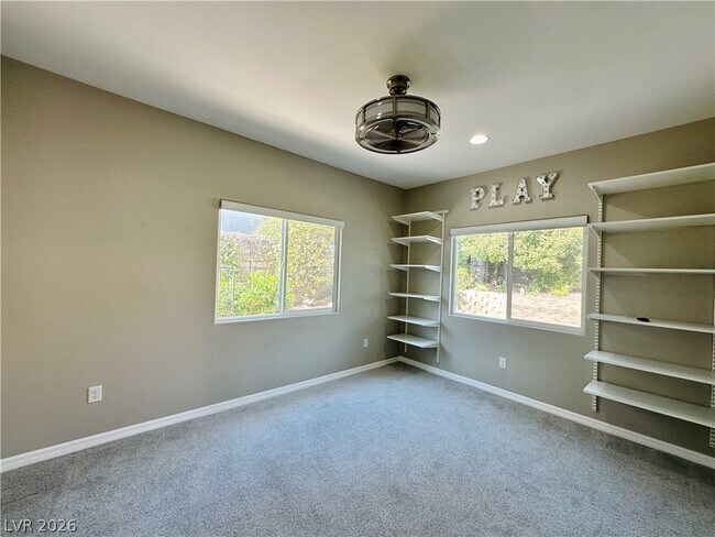 Building Photo - 956 Tafalla Ct