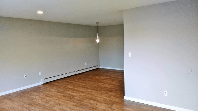 Building Photo - 2 Sterling Pl
