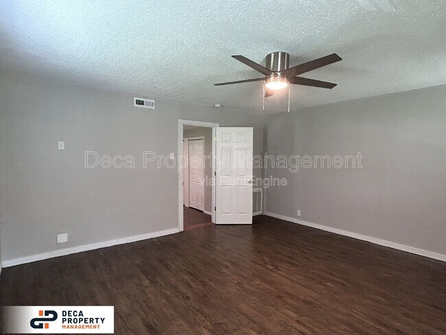 Building Photo - 7127 Alabama Ave