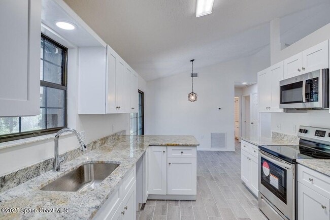 Building Photo - 6377 Dane Ave