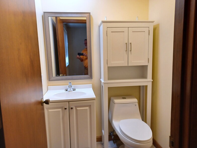 half bathroom - 21 Jade Ln