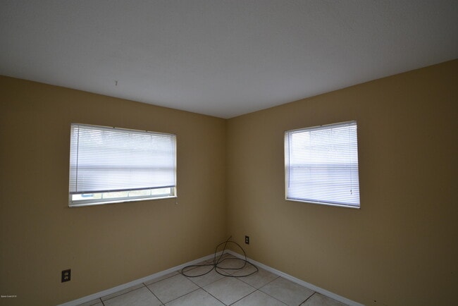 Building Photo - 1317 Baker Dr