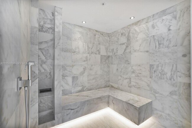 Building Photo - 700 NE 26th Terrace