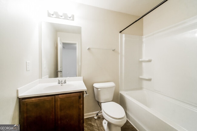 Building Photo - 304 Reedell Way