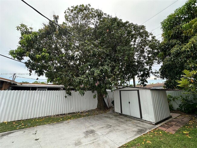 Building Photo - 15640 SW 102nd Pl