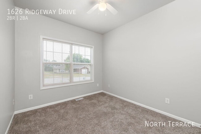 Building Photo - ? Gorgeous 2-Bedroom Townhome with a Huge ...