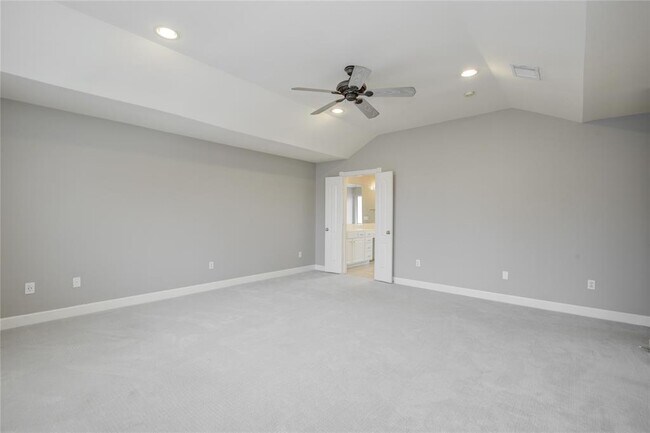 Building Photo - 5510 Blossom St