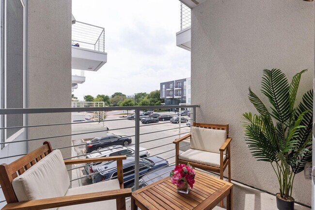 Building Photo - 5820 1/2 Cameron Rd