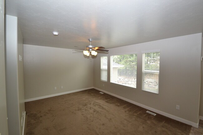 Building Photo - Beautiful 3 Bed/2.5 Bath in Draper!!!