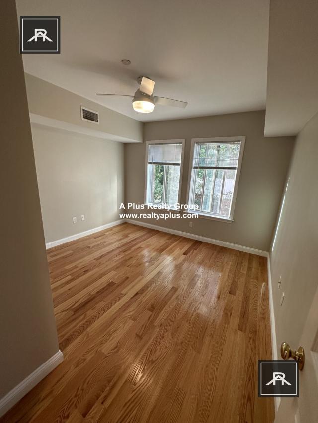 Building Photo - 2 bedroom in Boston MA 02132