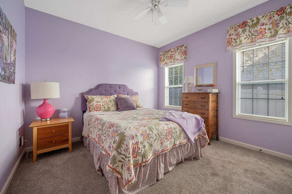 2nd bedroom with Queen bed - 2412 Laurel Falls Ln