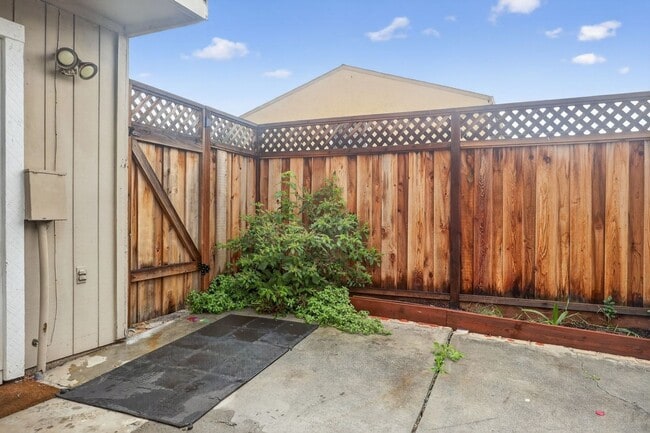 Building Photo - 4226 Comet Cir