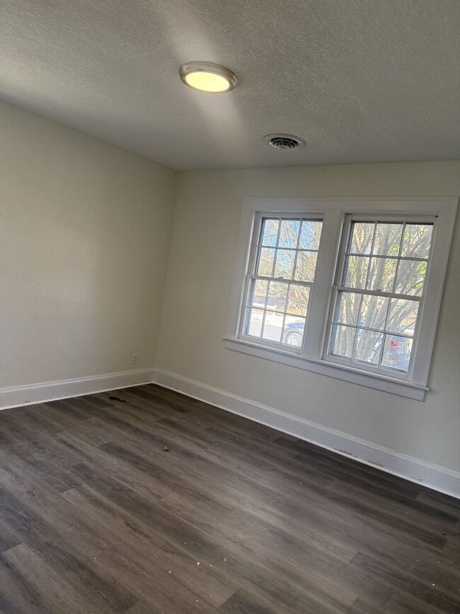 Building Photo - 840 Byrd Ave