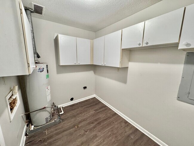 Building Photo - 5129 Kittie Lee Ln