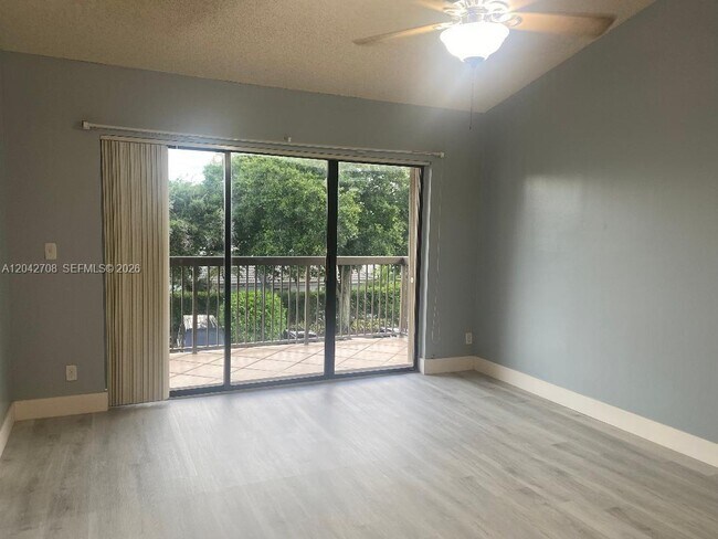 Building Photo - 5641 Riverside Dr