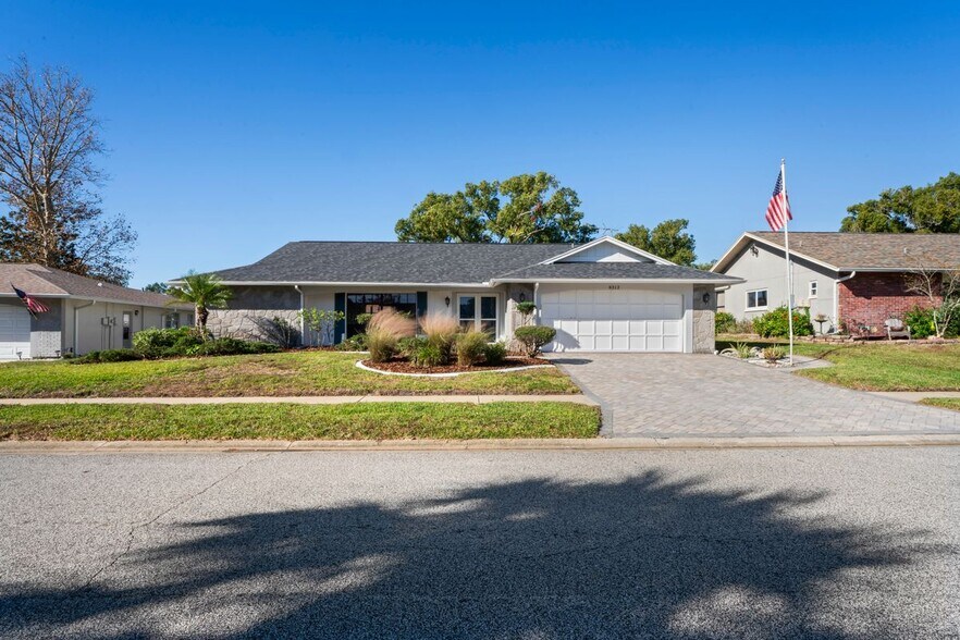 Primary Photo - 8312 Roxboro Dr