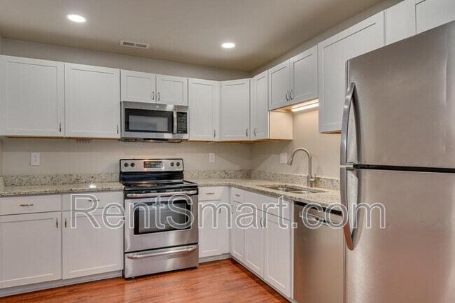 Building Photo - 2913 Running Creek Ln