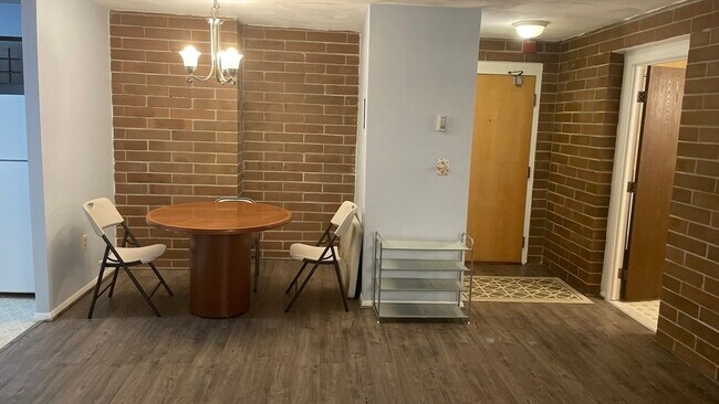 Building Photo - 115 W Squantum St