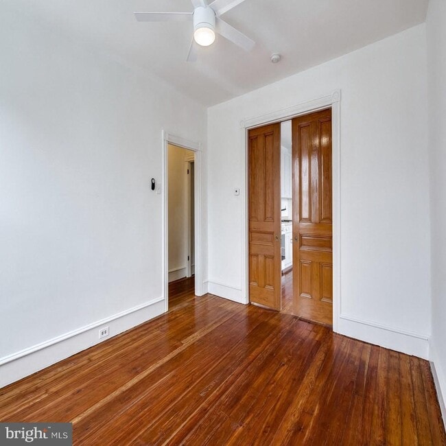 Building Photo - 243 Krams Ave