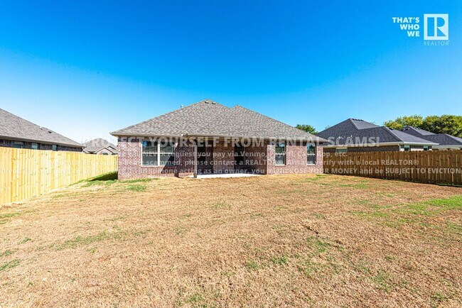 Building Photo - 729 Quartzite Ave