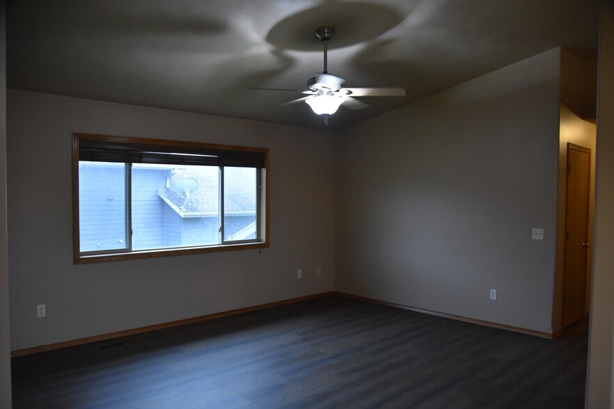 Building Photo - 8102 S Hughes Ave