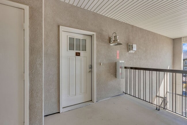Building Photo - 1051 500 E