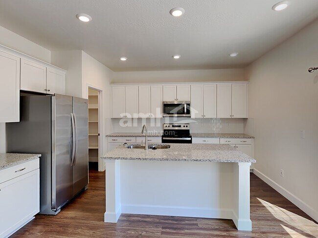 Building Photo - 2320 E Wild Horse Way