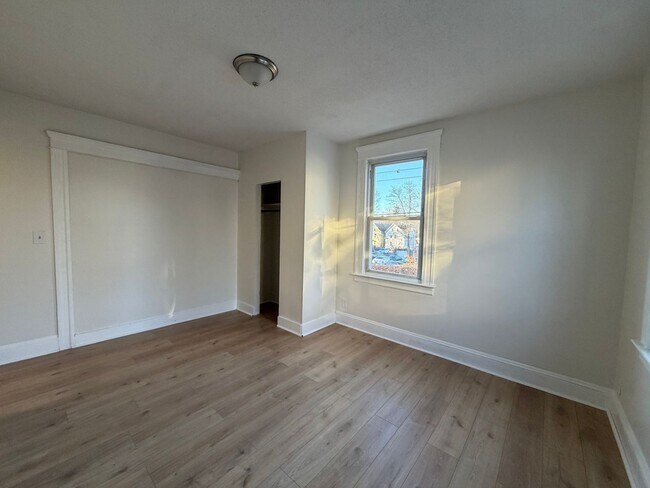 Building Photo - 57 Maltby St