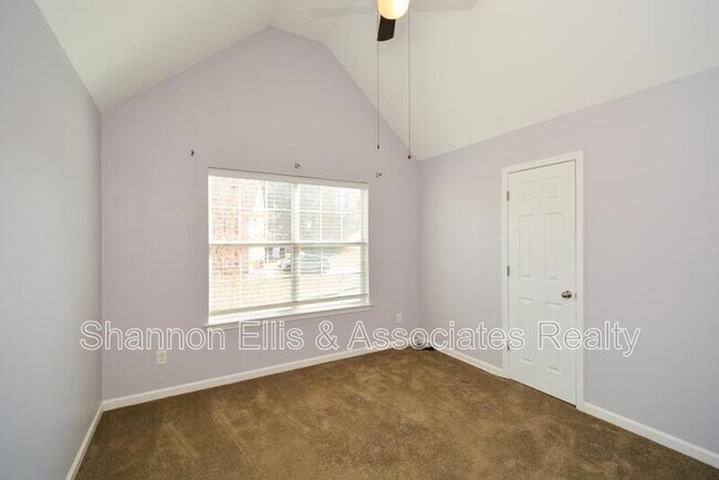 Building Photo - 137 Baywood Crossing