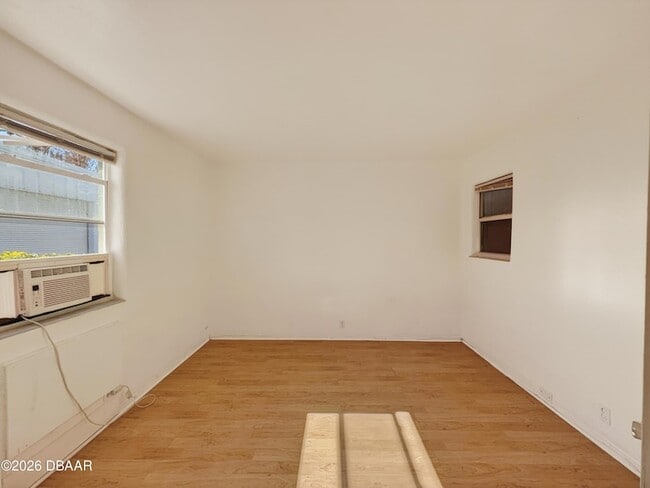 Building Photo - 5018 S Ridgewood Ave