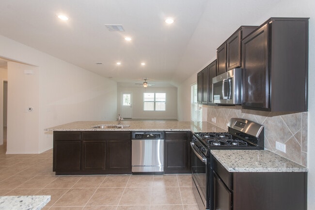 Building Photo - Updated Southeast Austin Single Story - Move In Ready!