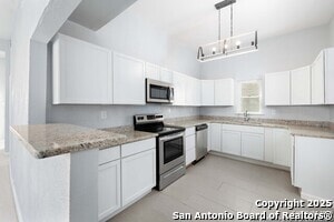 Building Photo - 109 Blue Bonnet St