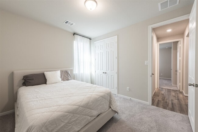 Building Photo - 17106 Plover Rock Trl