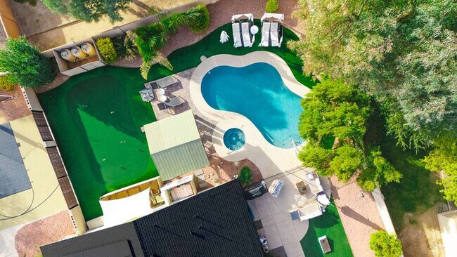 Building Photo - 12202 N 60th St