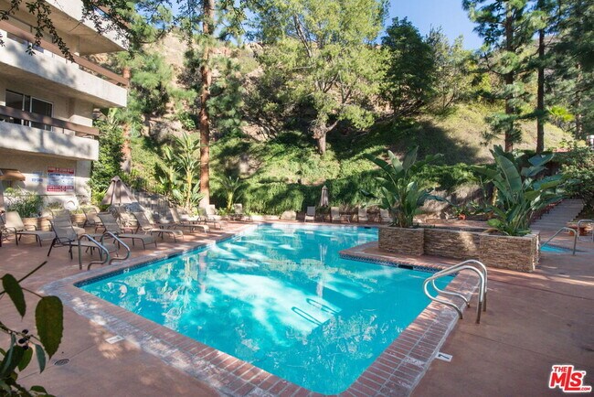 Building Photo - 2700 Cahuenga Blvd