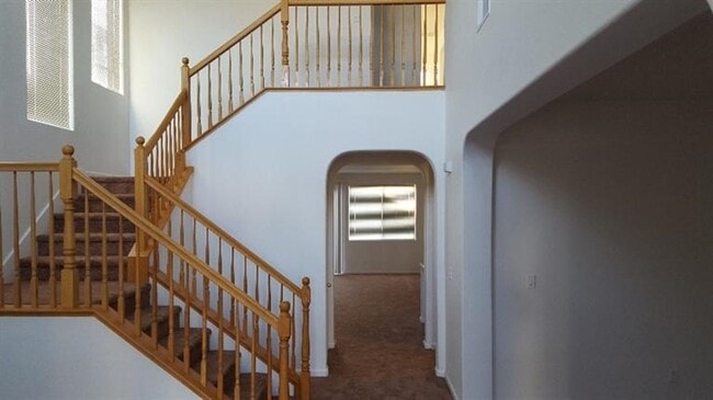 Building Photo - Spacious 4 Bed, 3 Bath Home in Madera – Pe...
