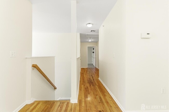 Building Photo - 141 Forest Dr