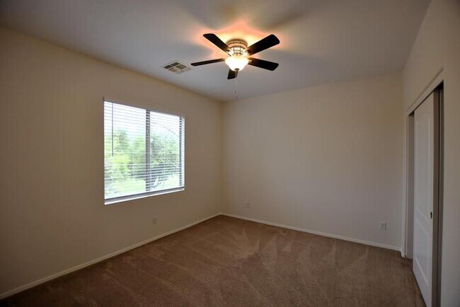 Building Photo - 1646 E Hawken Pl